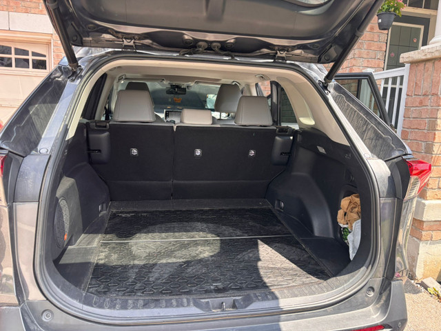 Toyota Rav4 2019 Hybrid Limited (Full Options) Low Mileage in Cars & Trucks in Oakville / Halton Region - Image 4