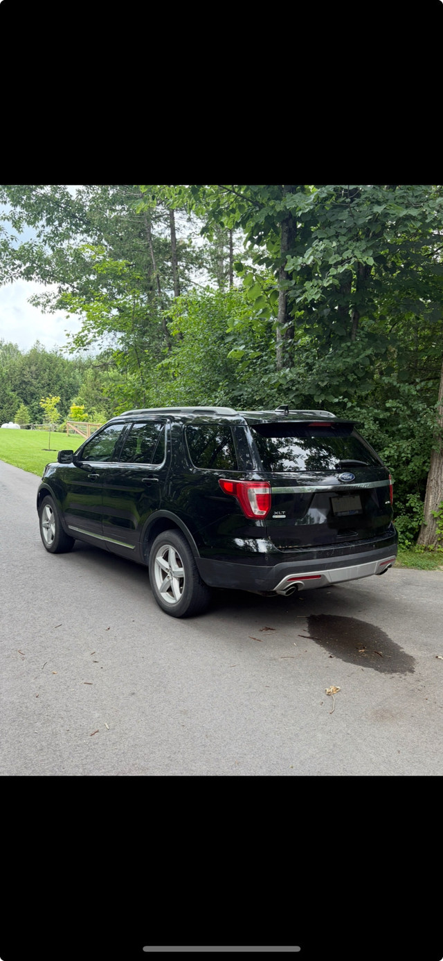 2017 ford explorer xlt in Cars & Trucks in Ottawa - Image 3