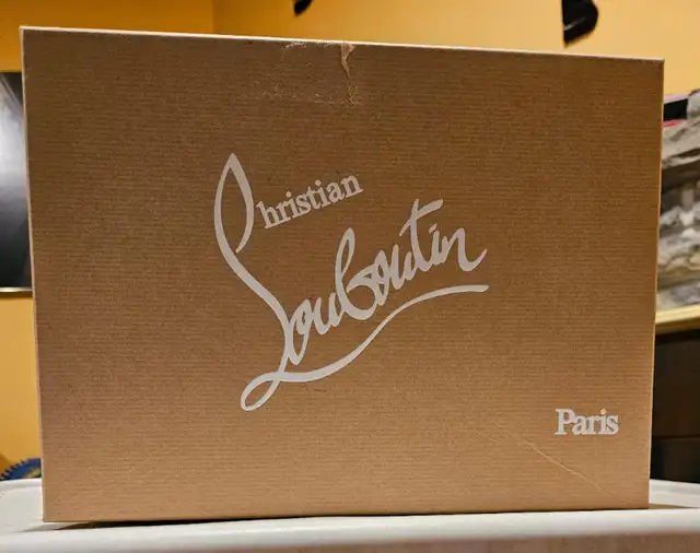 Christin Loubutin Replica Pigalle Follies Size 37 in Women's - Shoes in City of Toronto - Image 6