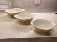 Pyrex Homestead Cinderella Nesting bowls 442, 443, 444