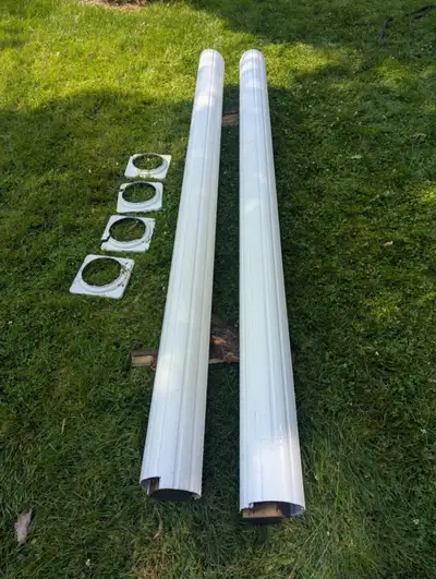 Vous enjoliverez votre demeure avec 2 colonnes décoratives. 6" diamêtre en aluminium. 90" HAUT. Prix...