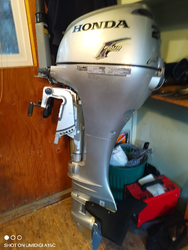 OUTBOARD MOTOR HONDA 20 hp & 14' Mirrocraft  Boat & Trailer in Fishing, Camping & Outdoors in Port Hardy / Port McNeill - Image 2
