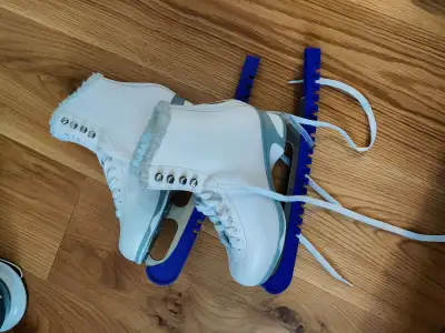 Fleece Lined Figure Skates size 6, View more