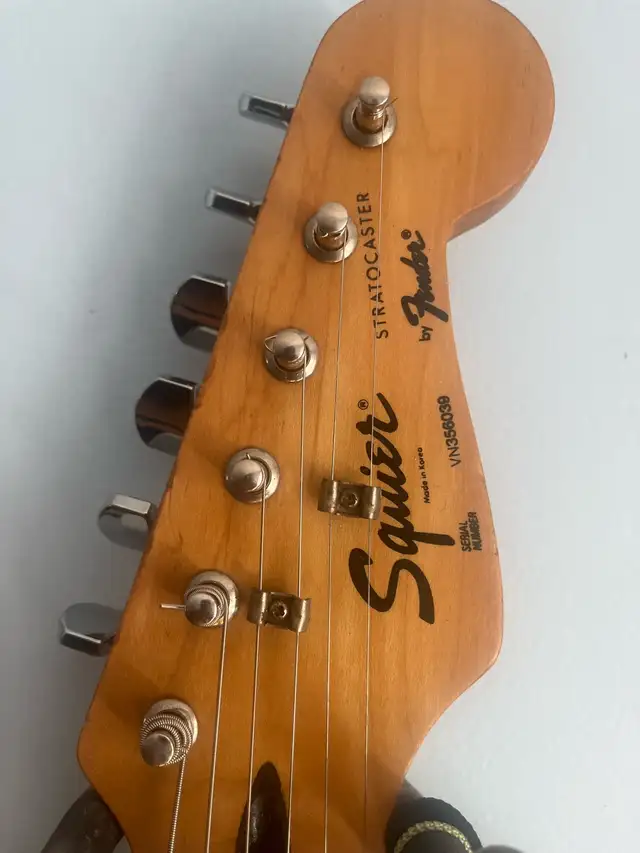 MIK 1993 fender squier strat in Guitars in Ottawa - Image 4