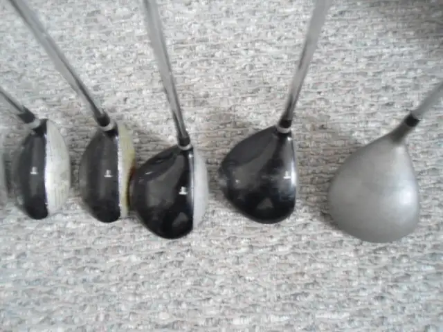 SET OF MEN'S RIGHT HANDED GOLF CLUBS WITH GOLF BAG in Golf in Sudbury - Image 3