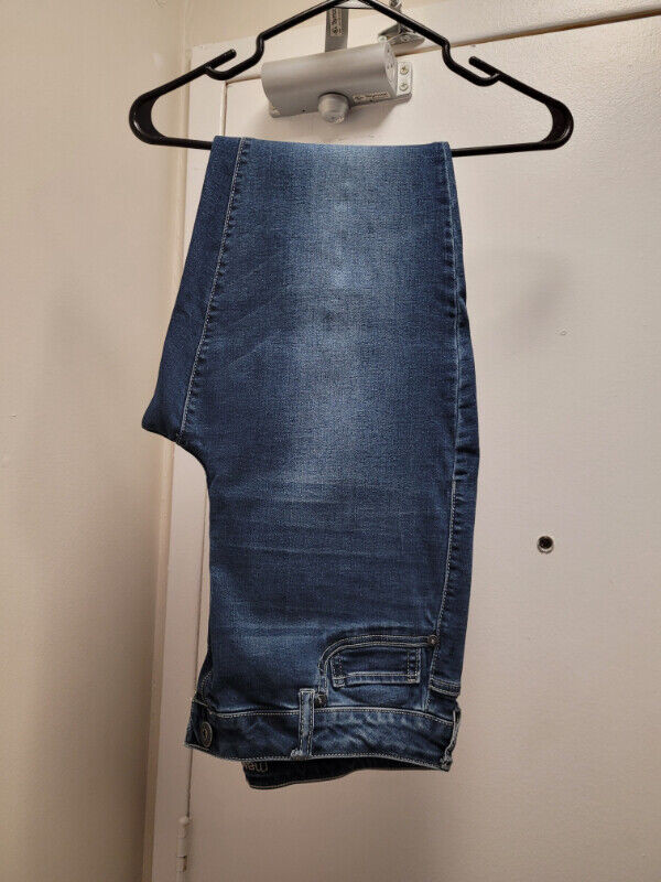 VINTAGE MAURICES HIGH RISE JEANS, 32" WAIST!!! in Arts & Collectibles in Barrie