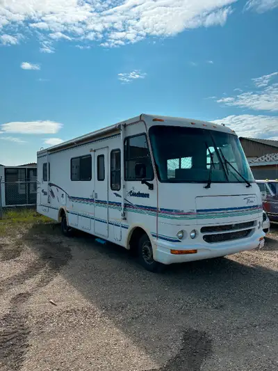 Sleeps 6, bathroom and stand up shower. Onan Generator, Ford 460V8. please call or text 780-910-8758...