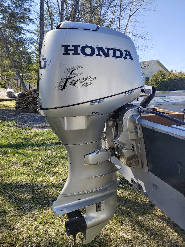 2006-40HP Honda Outboard in Fishing, Camping & Outdoors in North Bay