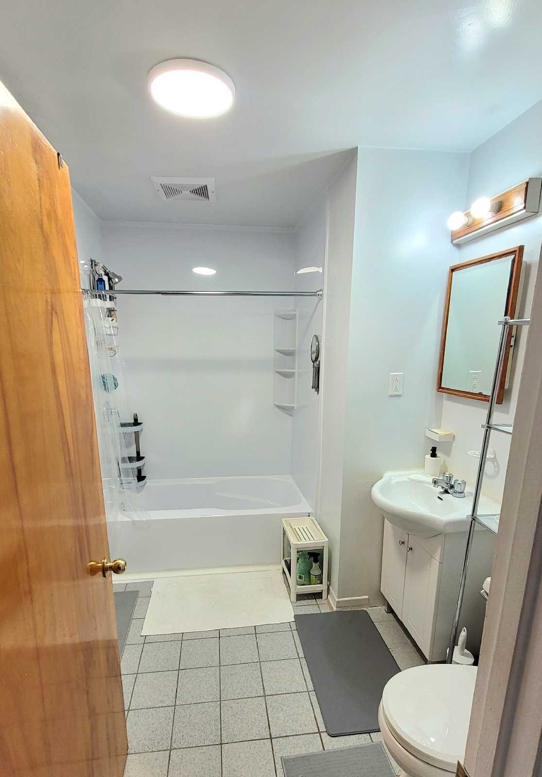 Private Bedroom for rent - Chambre privée à louer — photo 3