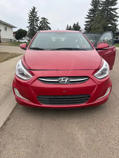 2017 Hyundai Accent FWD SE!! 135,729km -ABS -cruise control -steering wheel controls -sunroof -keyle...