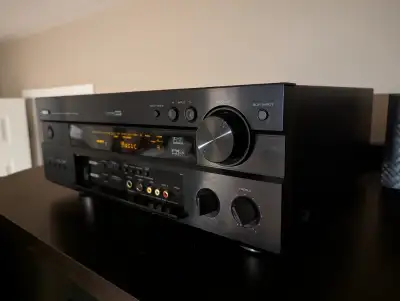 Yamaha RX-V1200 Former flagship AVR. This model was in Yamaha's highest end line the year before the...