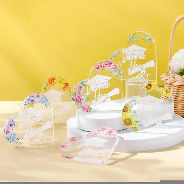 5 Pcs 2024 Graduation Gifts  Acrylic Heart Paperweight Decoratio in Home Décor & Accents in City of Toronto - Image 7