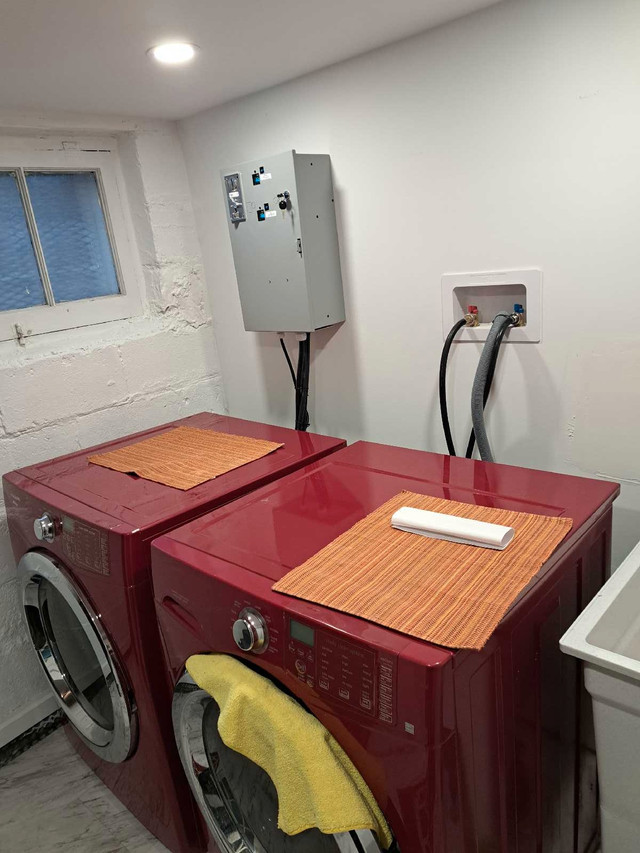 Landlord, no tax-free delivery. Pay box timer., Washer dryers. in Other in Victoria - Image 4