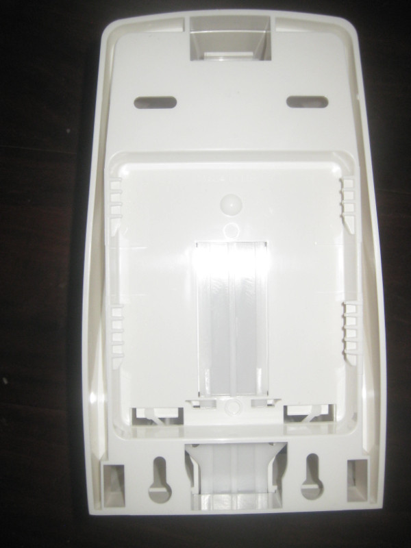 Kimberly Clark Sanitizer Dispenser. Hold 1L Liquid. Wall Mountab in Health & Special Needs in Mississauga / Peel Region - Image 3