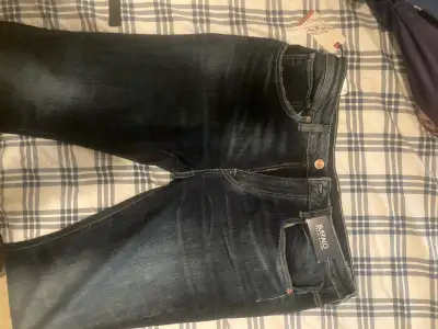 Brandnew size 34x32