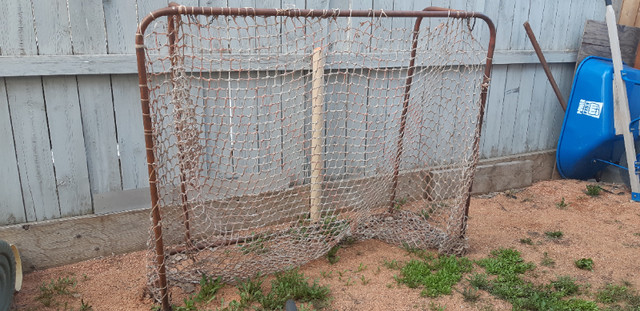 2 Heavy Duty Metal Hockey Nets in Hockey in Lethbridge