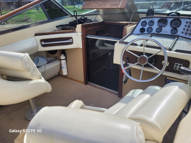 Chriscraft Scorpion 22ft in Powerboats & Motorboats in Owen Sound - Image 4