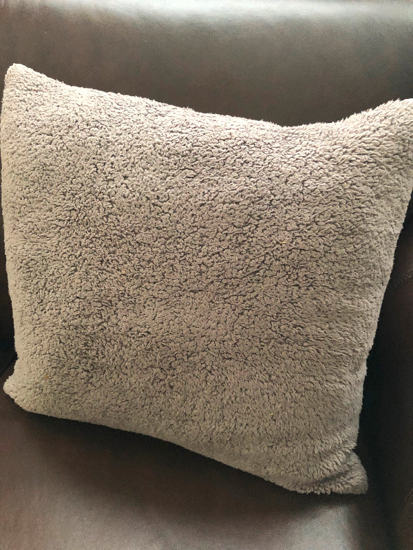 Accent Throw Cushion “HOME” in Home Décor & Accents in Peterborough - Image 2