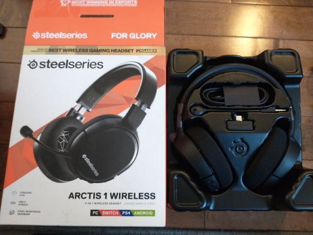 NEW-SteelSeries 61512 Arctis 1 Wireless Gaming Headset for PC in Speakers, Headsets & Mics in Edmonton - Image 2