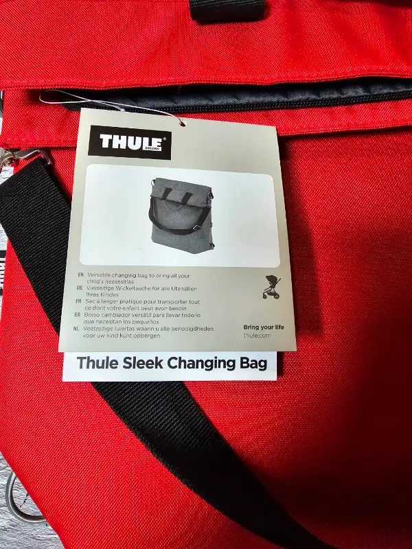 Thule Sleek Changing Bag (Energy Red) in Strollers, Carriers & Car Seats in Kitchener / Waterloo - Image 3