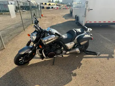 2014 V max 1700 cc, Low mileage, Excellent condition, custom leather saddle bags from Germany, custo...