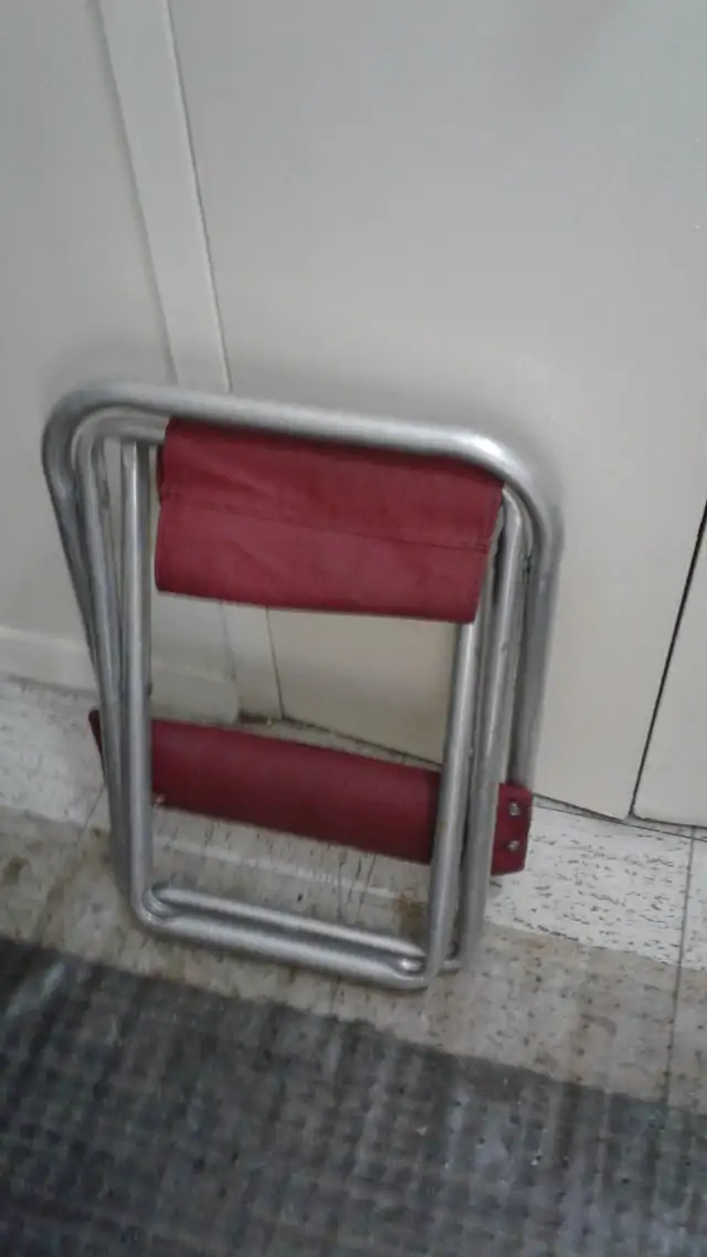 COTTAGE OR GARDEN CHAIR in Patio & Garden Furniture in City of Toronto - Image 6