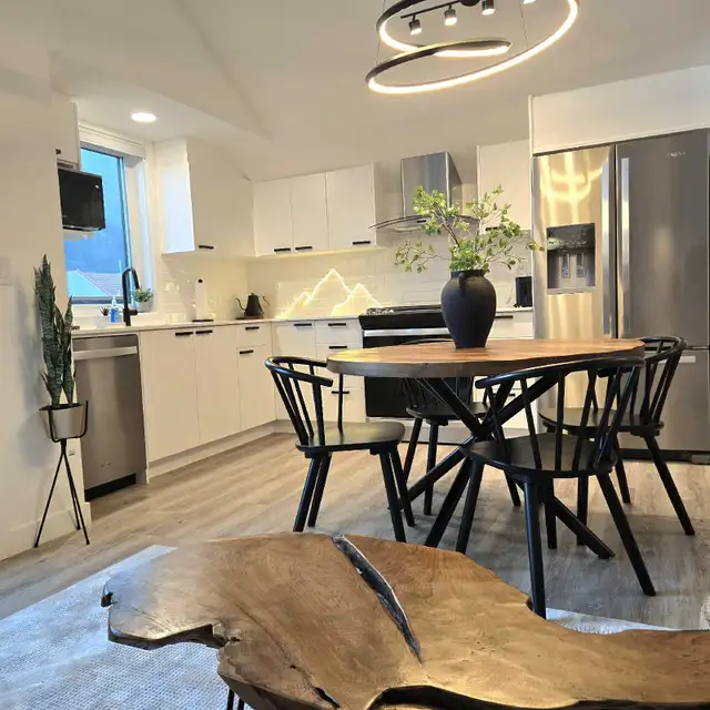 New luxury Canmore 2 bed vacation condo in Alberta in Canada - Image 3