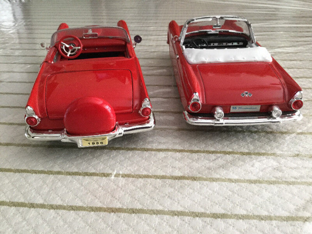 FOR SALE:   PAIR OF FORD THUNDERBIRDS 1:24 scale DIECASTS in Arts & Collectibles in Brantford - Image 3