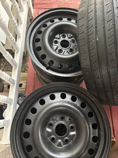 Set of 4 steel rims (no tires). Size: 17x7 Bolt pattern: 5x114.3 Center bore: ~60.1mm Good condition...