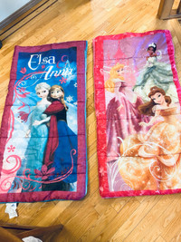 Two Disney children's sleepover sacs - 55" long / polyester