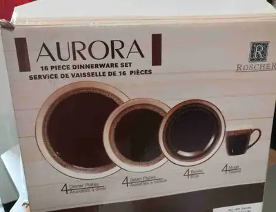 Roscher Aurora 15-piece dinnerware, 85% NEW in original box. （* Originally there were 16 pieces but...