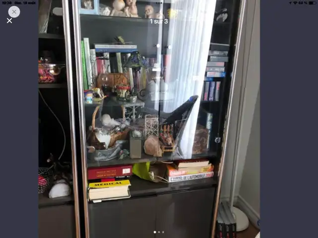 2 étagères gris en stratifié mélamine et lumières 25$ chacune in Bookcases & Shelving Units in Trois-Rivières - Image 4