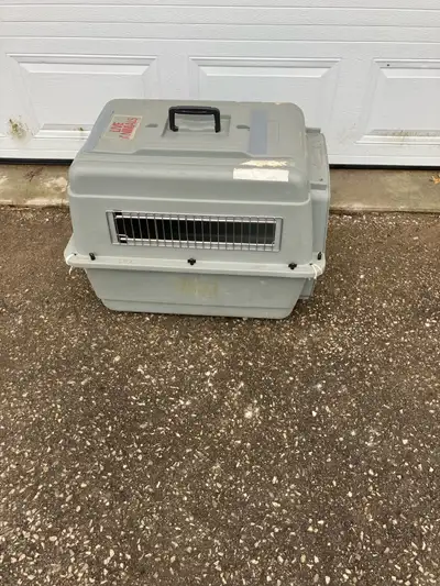 Pet Carrier Sky Kennel Heavy duty big cage 28” long x 21” wide x 21” high