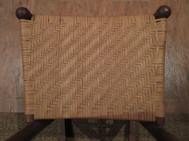 Heritage Canadiana rocking side chair in Chairs & Recliners in Ottawa - Image 6