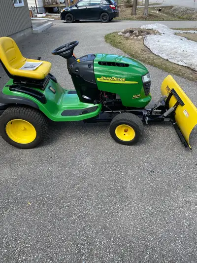 2006 John Deere L120 riding tractor 20 hp v twin b&s ohv engine with cast iron cyl sleeves, snow bla...