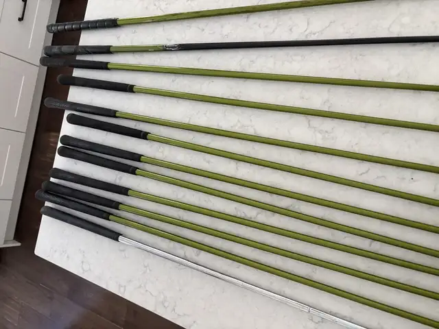 women’s right handed golf set and bag  in Golf in Guelph - Image 7