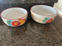 Matching Pair of Fruit Bowls : Read Ad Pls