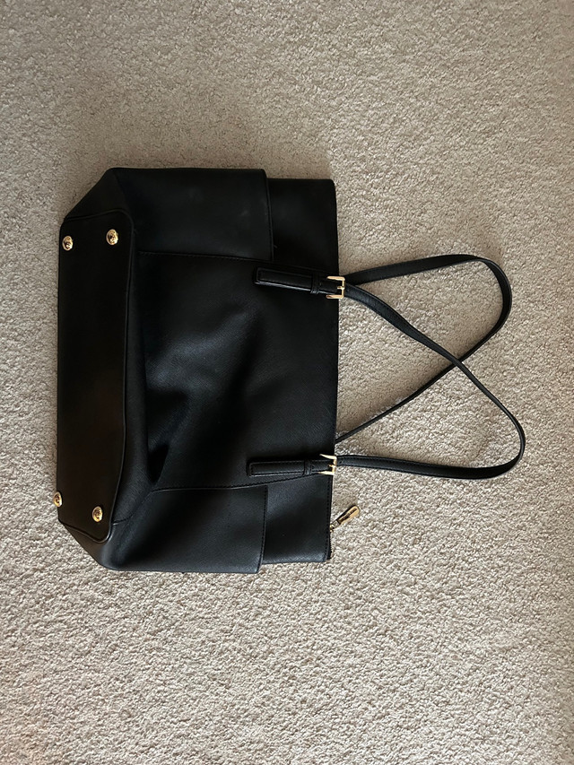 Medium Micheal kors black leather bag  in Women's - Bags & Wallets in Oakville / Halton Region - Image 3