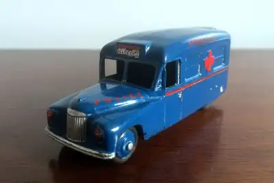 DINKY DIECAST #30hm DAIMLER MILITARY POLICE AMBULANCE ~1950-1954, View more
