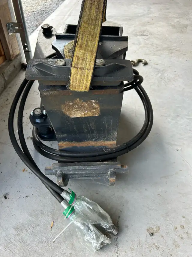 Bobcat Hydra Tilt570608482696581122