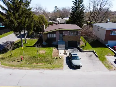Maison à louer dans l’Ouest de l’île de Montréal, à Pierrefonds - Disponible le 1er juillet 2025 Déc...