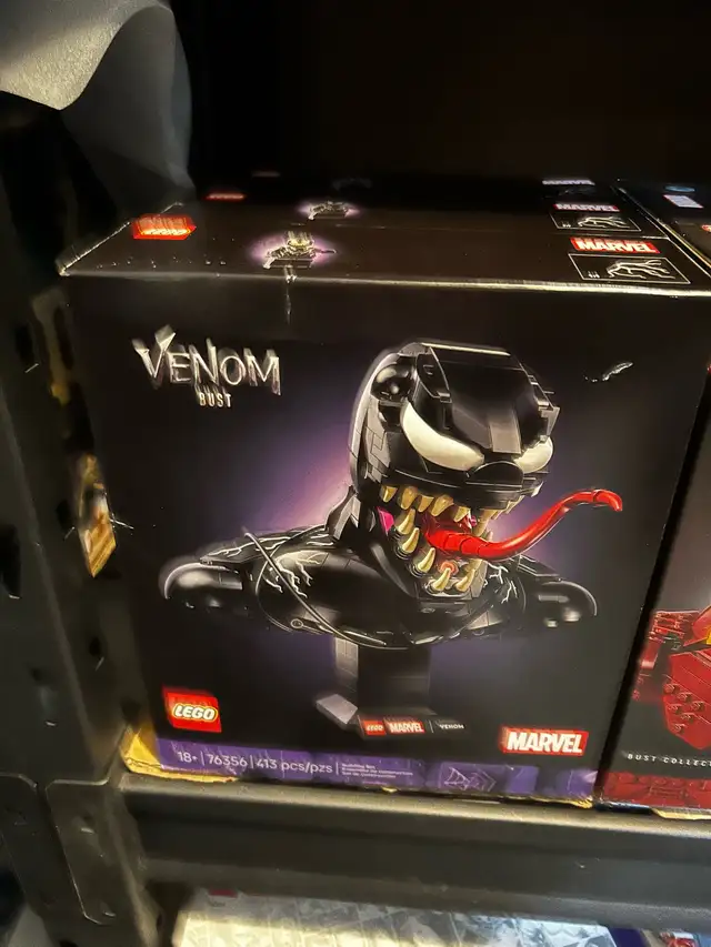 LEGO Marvel Venom Bust 76356