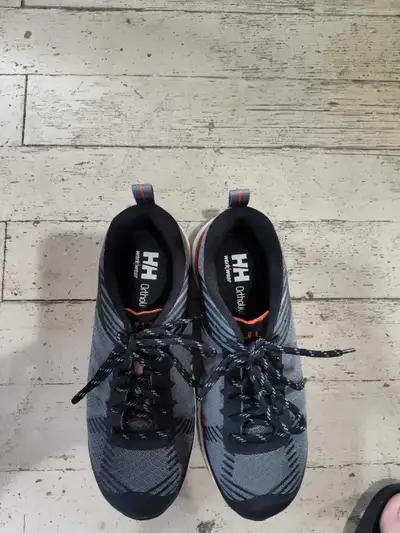Helly Hanson work boots low cut got wrong size never worn asking 100$ or obo thanks size8