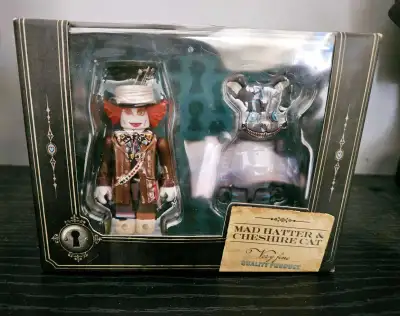 Alice in Wonderland Tim Burton rare figure set never opened, View more