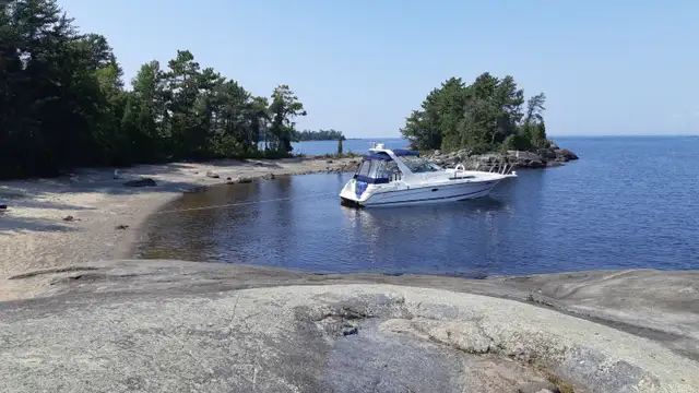 Bateau Thundercraft Express 350 1993 52000$ négo in Powerboats & Motorboats in Lac-Saint-Jean - Image 2