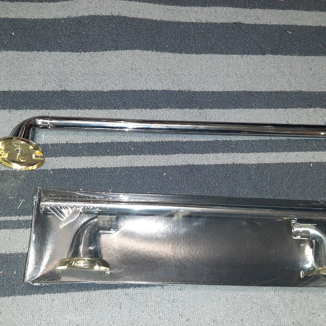 Towel Bar 18 inches chrome Brand New . High end brand in Plumbing, Sinks, Toilets & Showers in City of Toronto