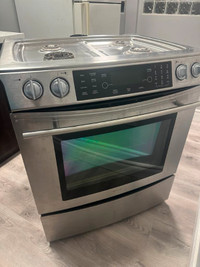 Frigidaire Gas Stove in Good Condition at Scarborough Centennial