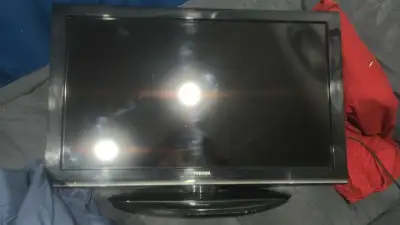 Toshiba 40" ( no remote ), View more