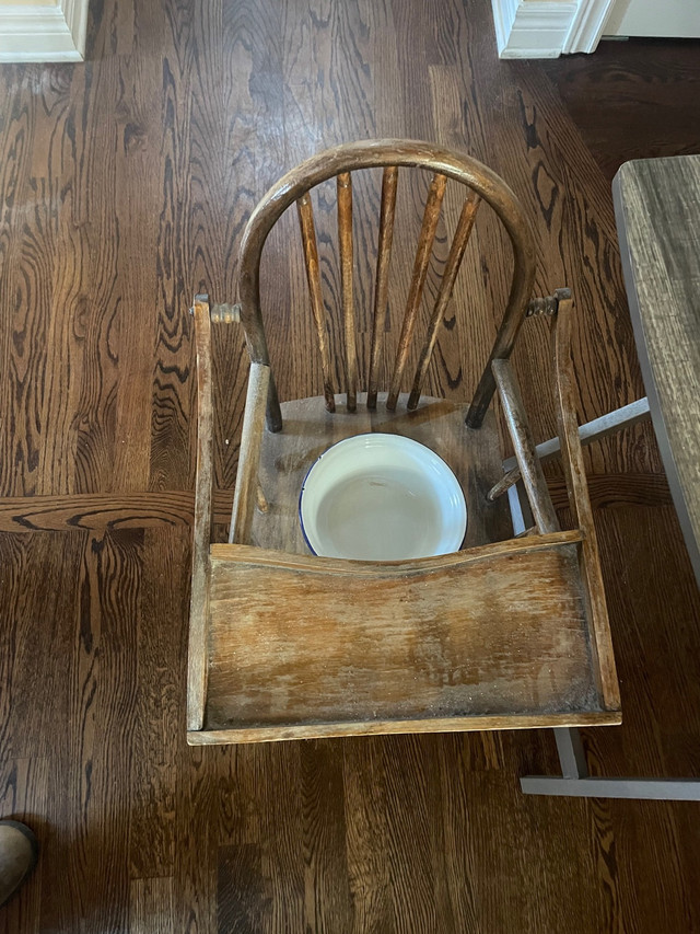 Antique wooden potty chair seat in Arts & Collectibles in St. Catharines - Image 2