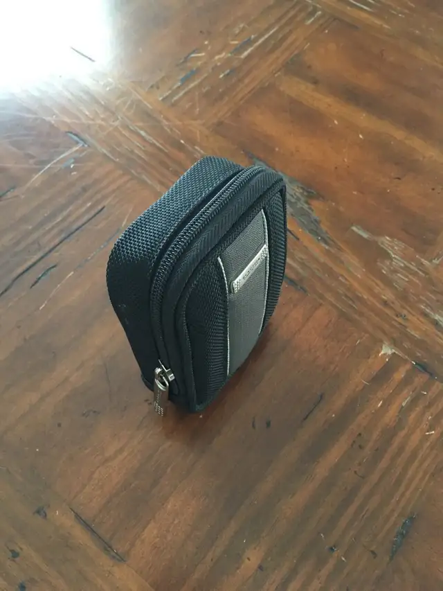 Kenneth Cole camera case in General Electronics in Kitchener / Waterloo - Image 4